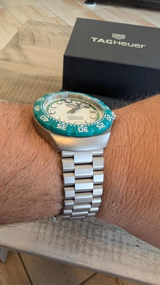TAG Heuer Formula 1 Solargraph WBY1113.BA0042 Green Bezel Limited Edition