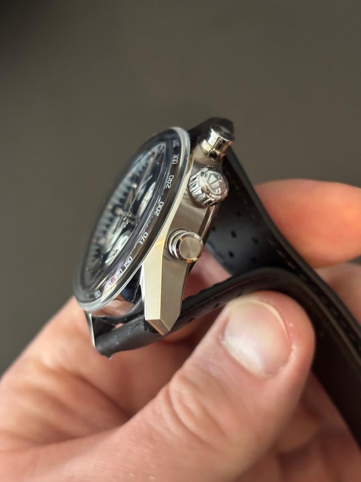TAG Heuer Carrera Chronograph CBS2210.FC6534 Glassbox
