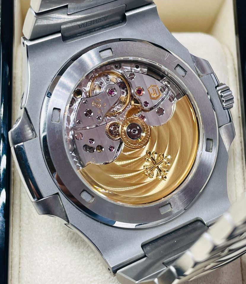 Patek Philippe Nautilus 5711/1A-010 Full Set Unpolished Blue Dial