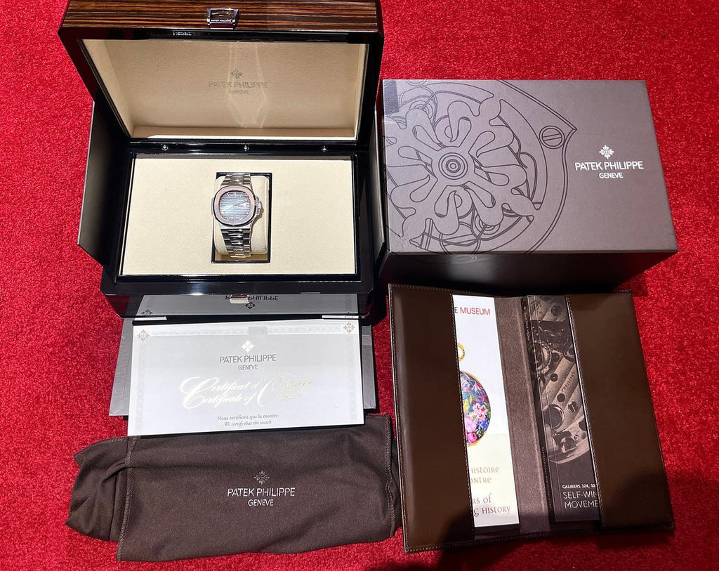 Patek Philippe Nautilus 5711/1A-010 Full Set Unpolished Blue Dial