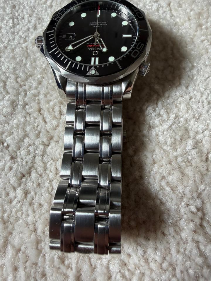 Omega Seamaster Professional Diver 300M James Bond Style 2551.80