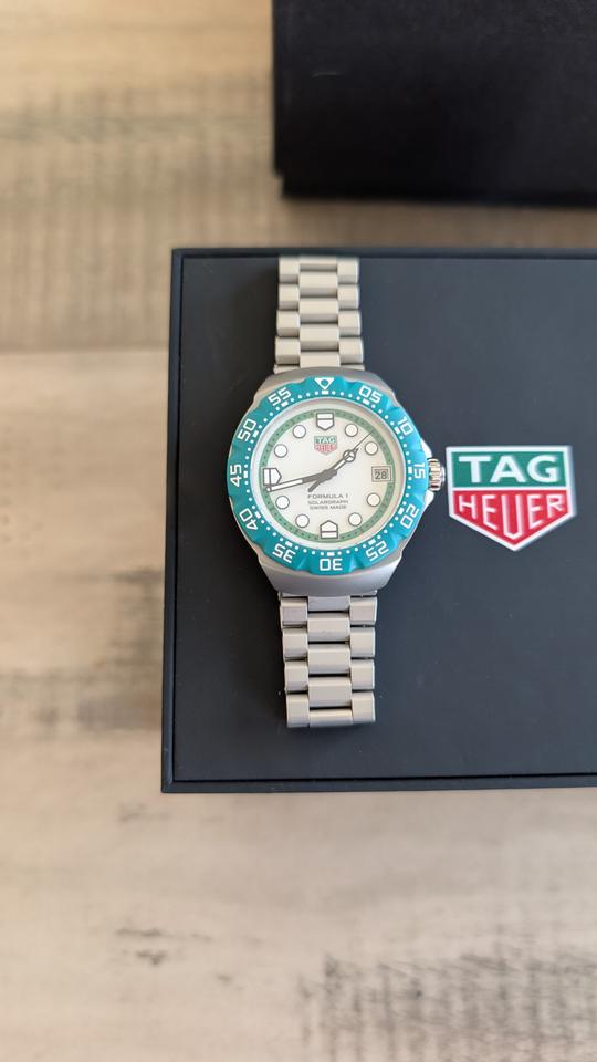 TAG Heuer Formula 1 Solargraph WBY1113.BA0042 Green Bezel Limited Edition
