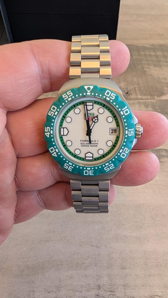 TAG Heuer Formula 1 Solargraph WBY1113.BA0042 Green Bezel Limited Edition