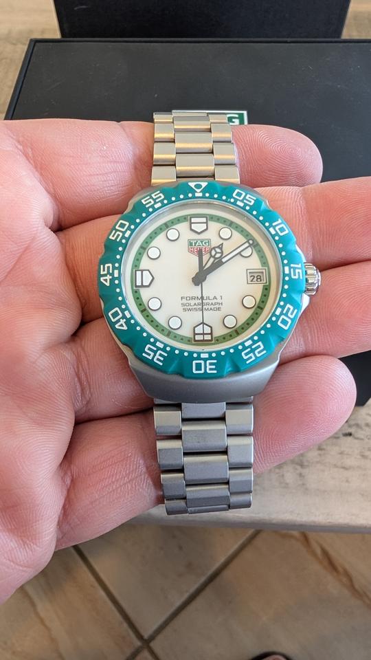 TAG Heuer Formula 1 Solargraph WBY1113.BA0042 Green Bezel Limited Edition
