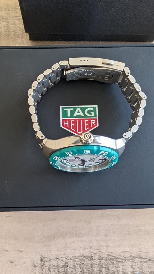 TAG Heuer Formula 1 Solargraph WBY1113.BA0042 Green Bezel Limited Edition