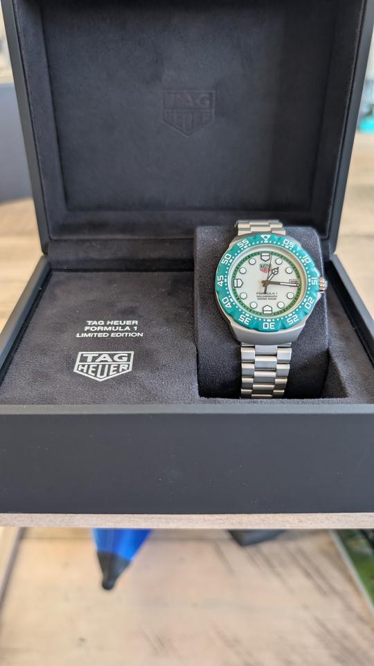 TAG Heuer Formula 1 Solargraph WBY1113.BA0042 Green Bezel Limited Edition