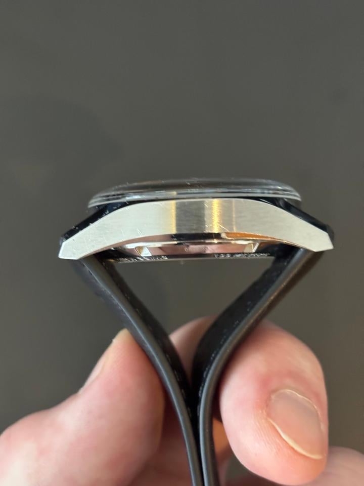 TAG Heuer Carrera Chronograph CBS2210.FC6534 Glassbox